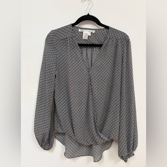 Max Studio Tops - Black and white patterned blouse, size XS